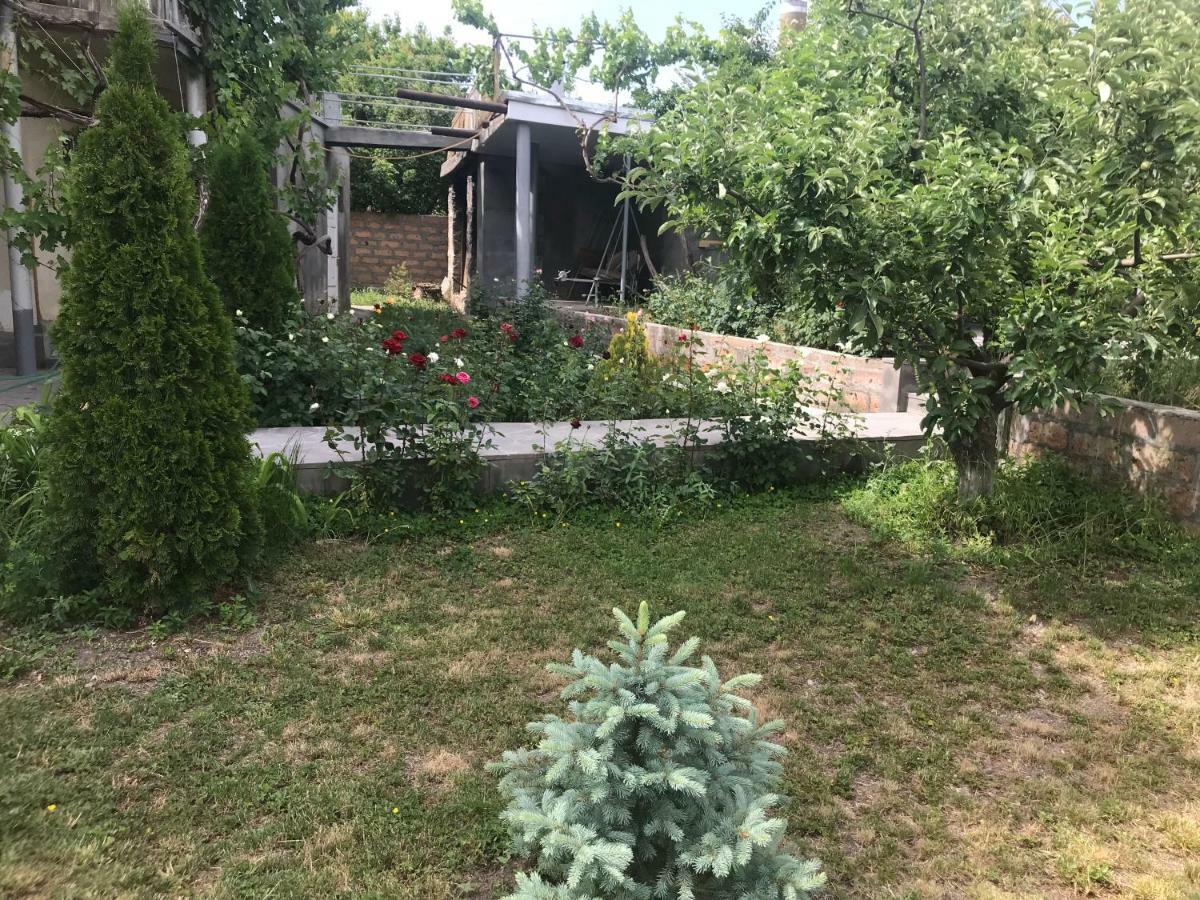 Guest House Hasmik Yeghegnadzor Exteriör bild